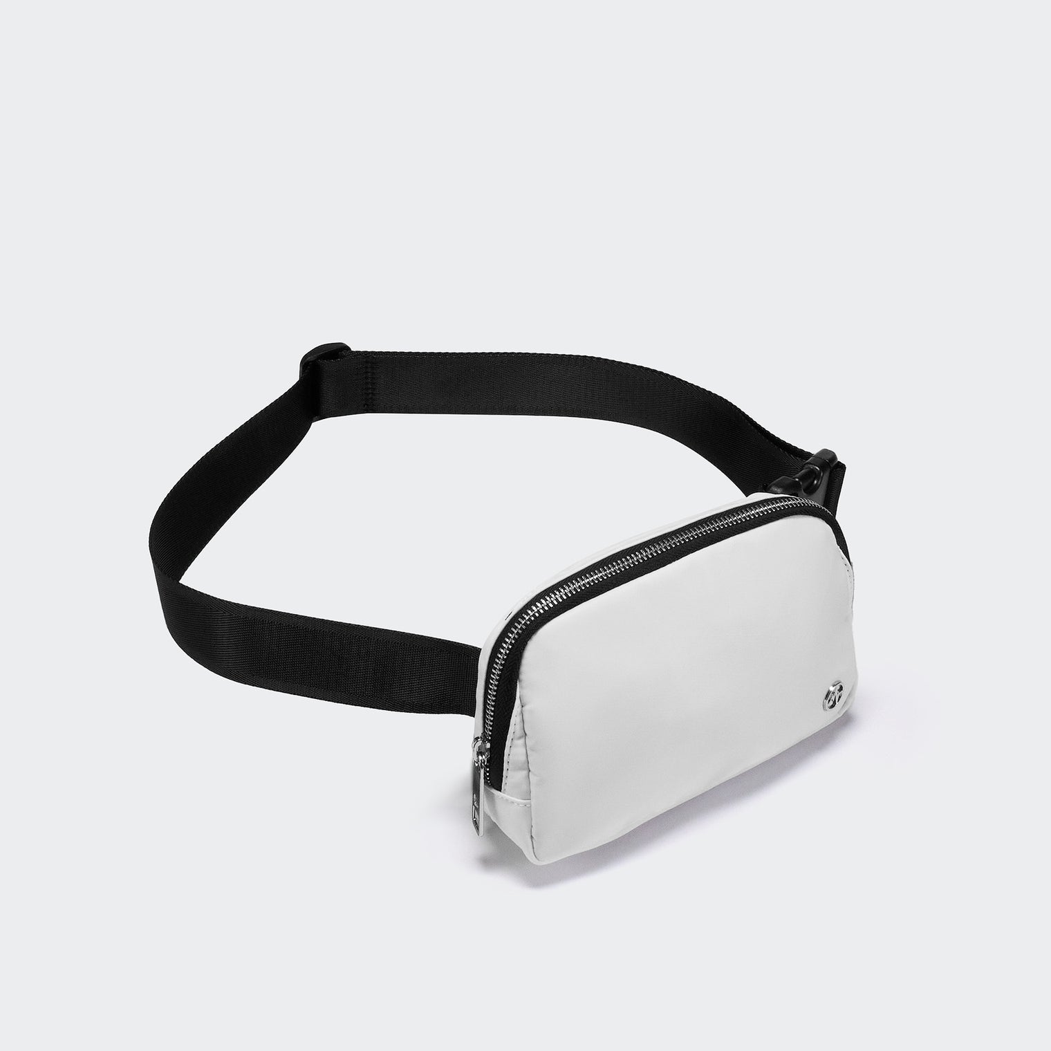 Pander Everywhere Belt Bag 1L in White - product detail 2