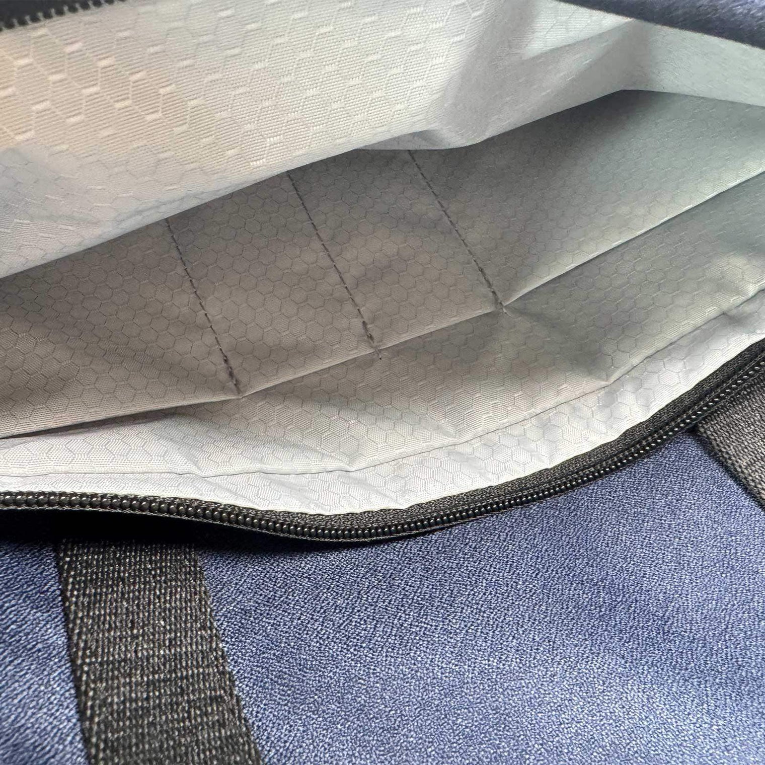 Pander Laptop Messenger Bag 14L - PANDER SPORTS