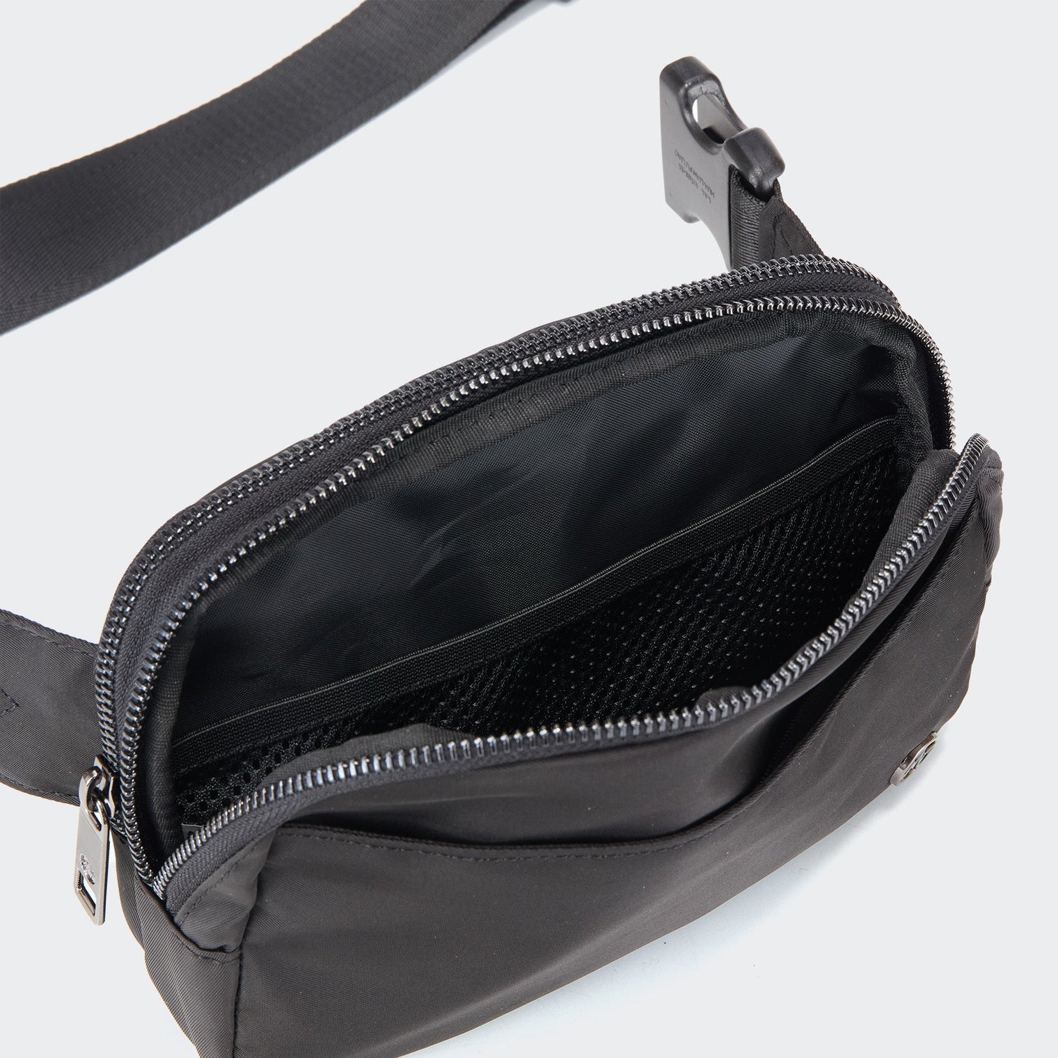 Pander 5 zipper pocket 2L belt bag in Black Polyester, product detail view 10