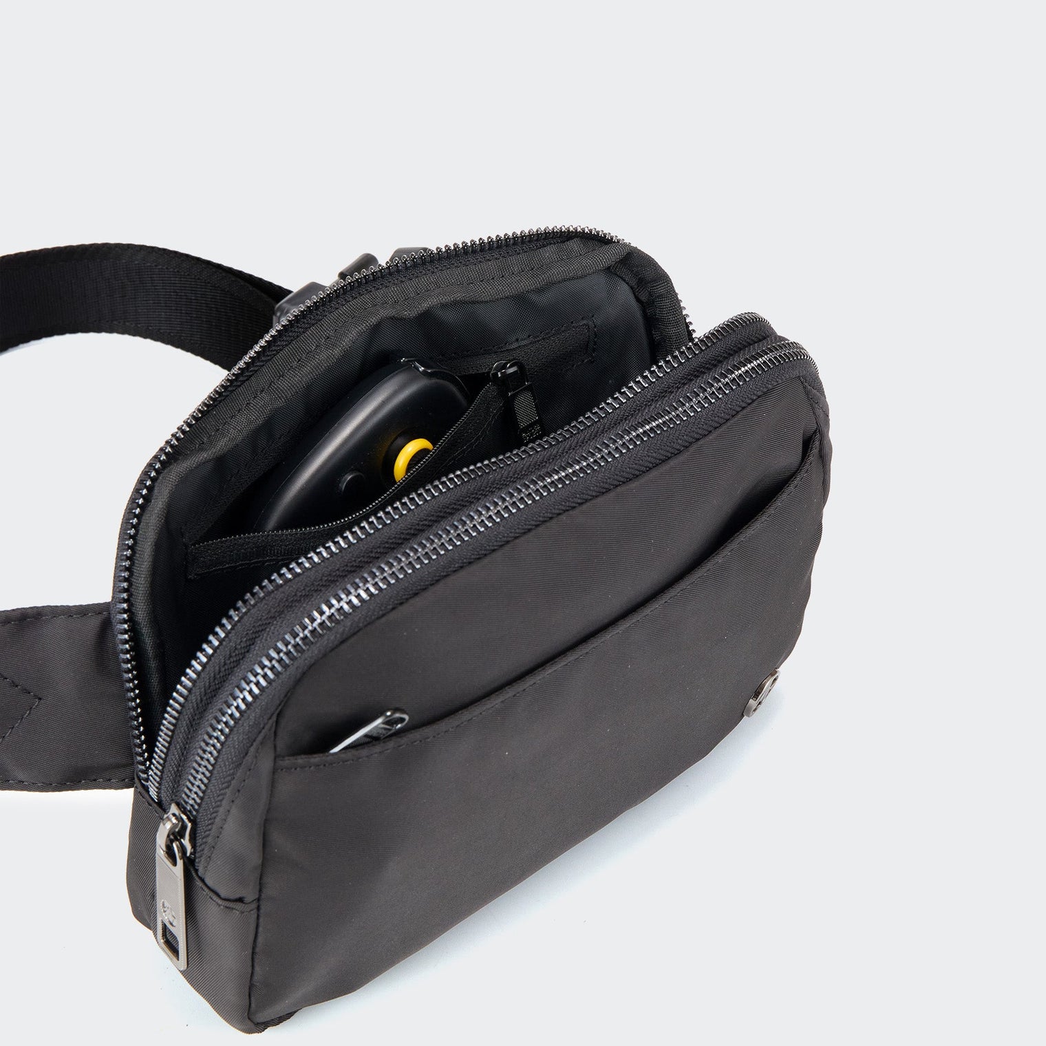 Pander 5 zipper pocket 2L belt bag in Black Polyester, product detail view 12