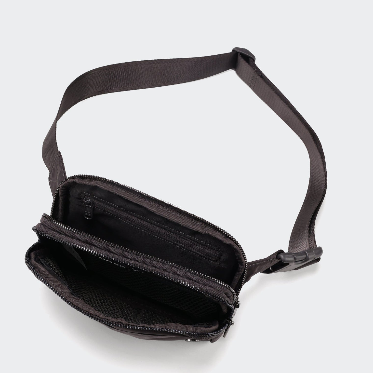 Pander 5 zipper pocket 2L belt bag in Dim Grey, product detail view 7