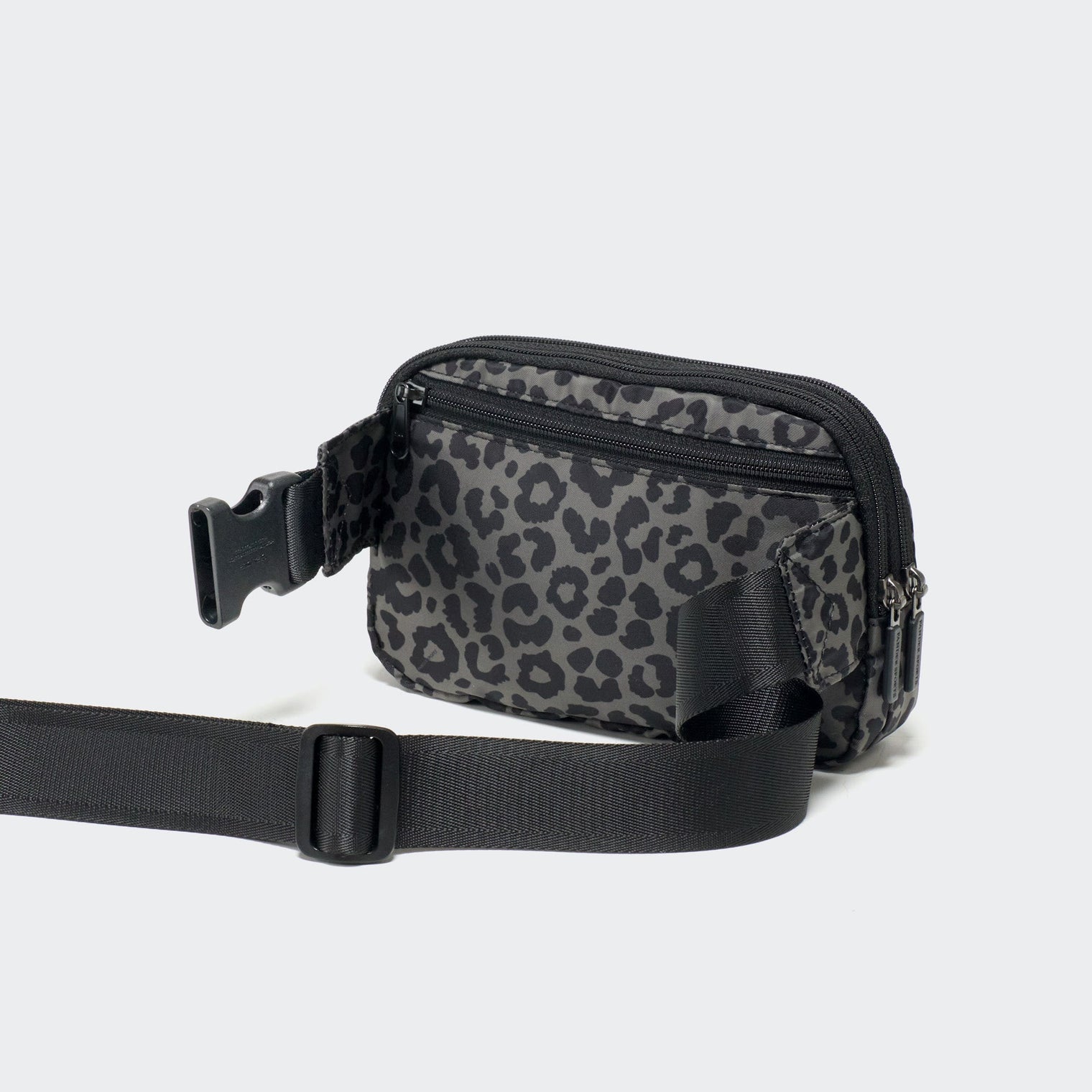 Pander 5 zipper pocket 2L belt bag in Grey Leopard, product detail view 5