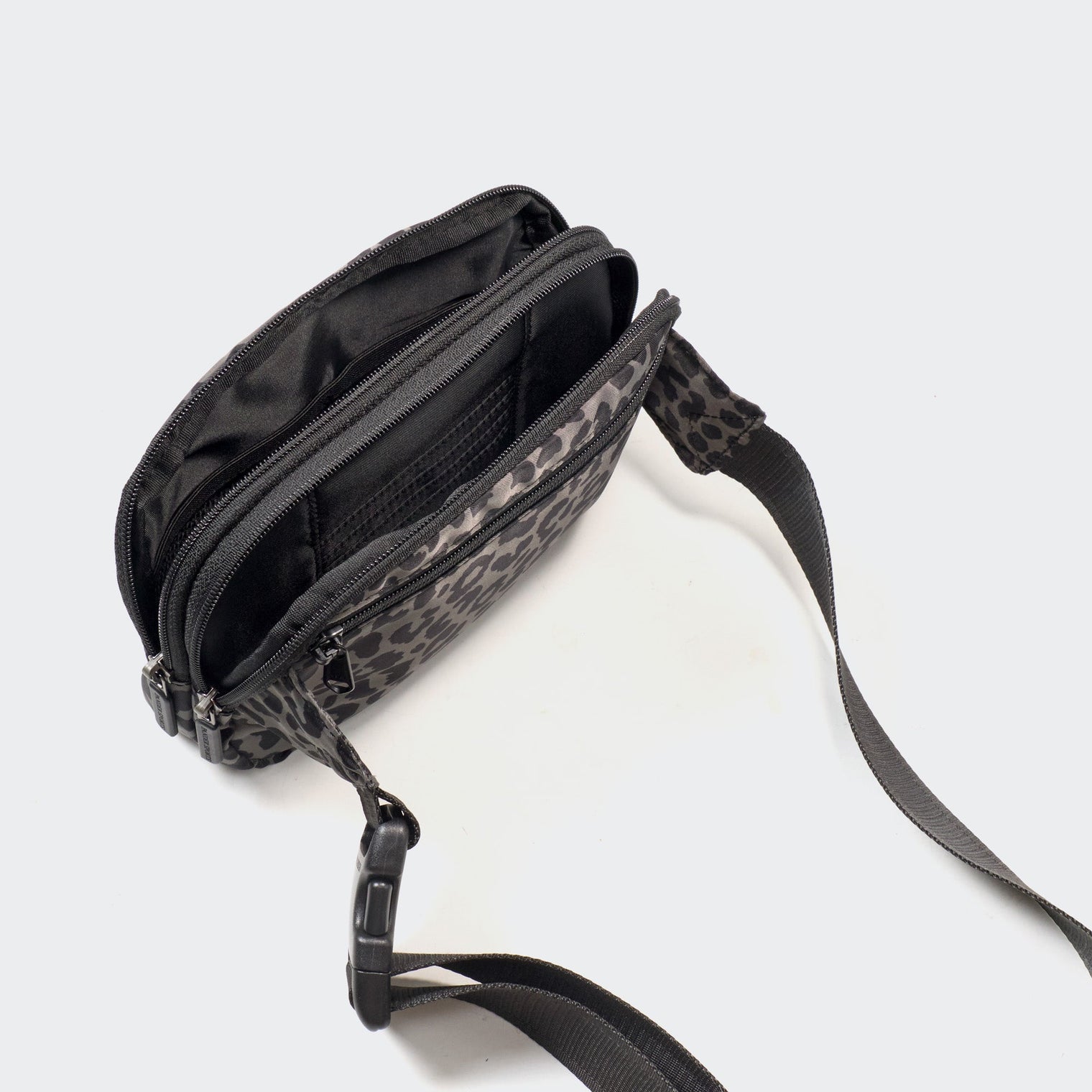 Pander 5 zipper pocket 2L belt bag in Grey Leopard, product detail view 8