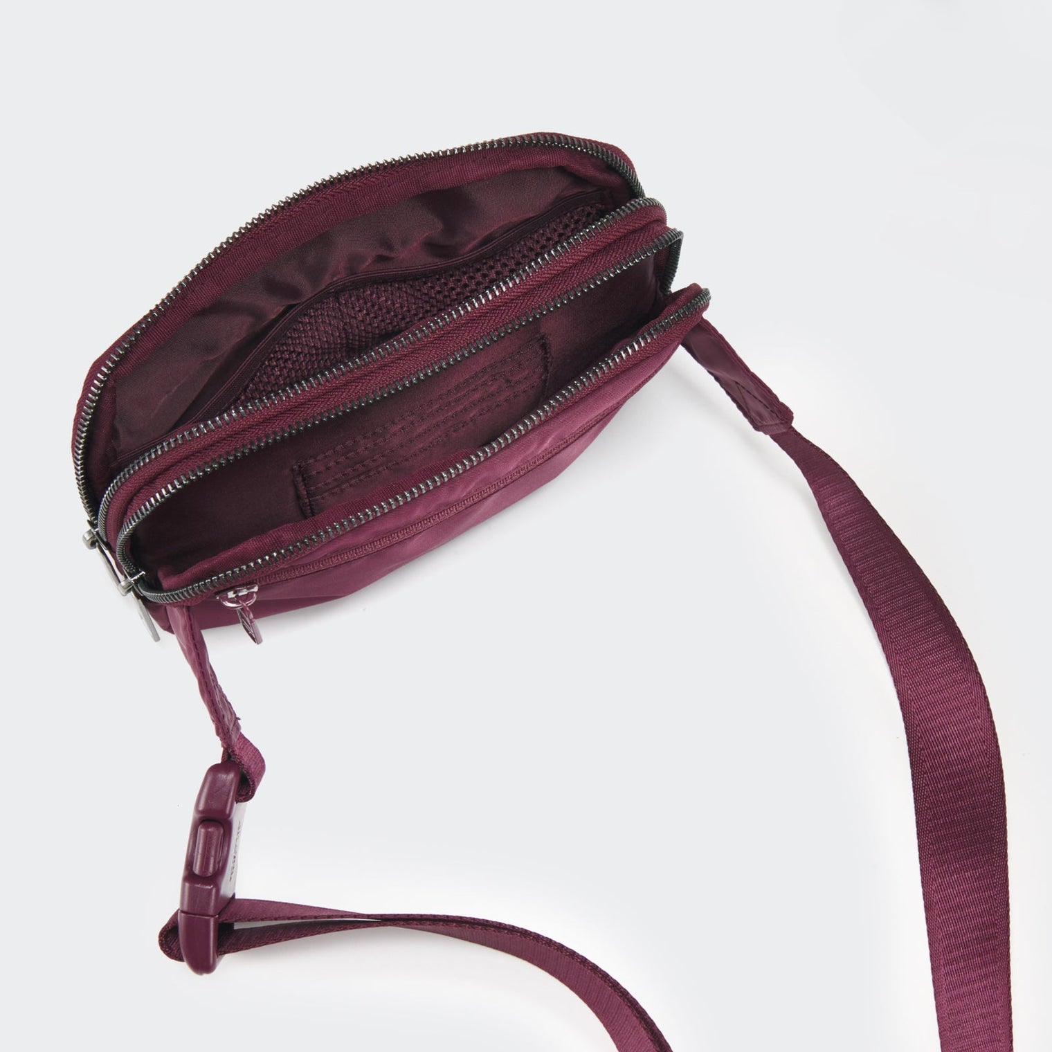 Pander 5 zipper pocket 2L belt bag in Red Merlot, product detail view 8