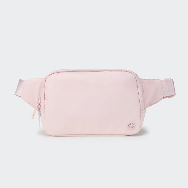 PANDER 2L water-resistant belt bag in Cloud Pink, side and zipper detail