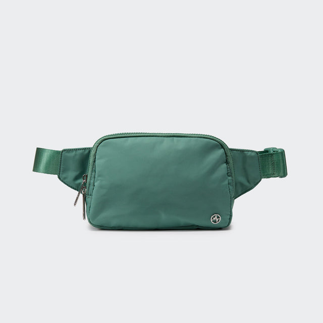 PANDER 2L water-resistant belt bag in Eucalyptus Green, side and zipper detail