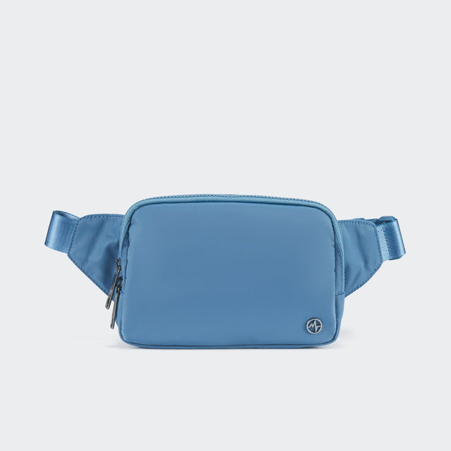 PANDER 2L water-resistant belt bag in Pale Turquoise, side and zipper detail