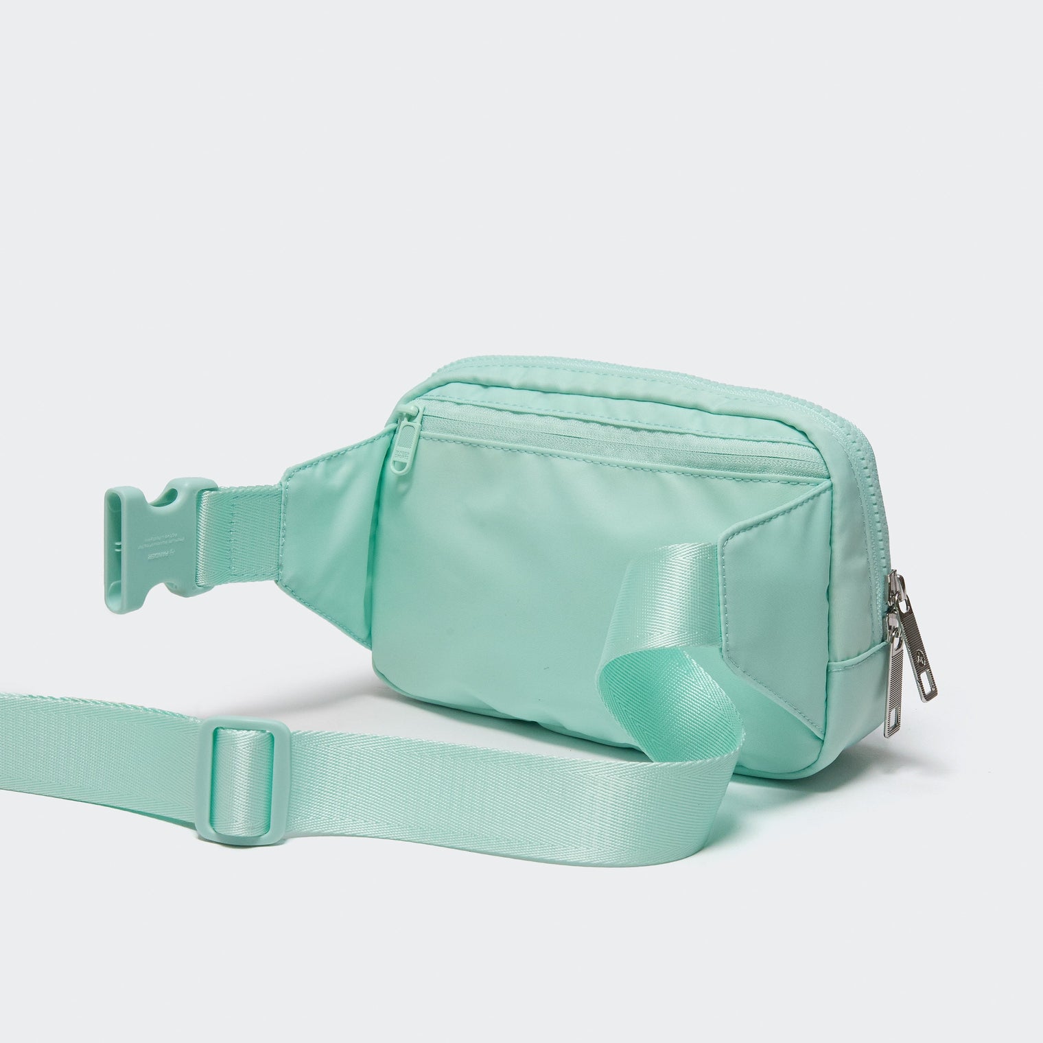 PANDER 2L fanny pack in Teal Blue, interior organization detail