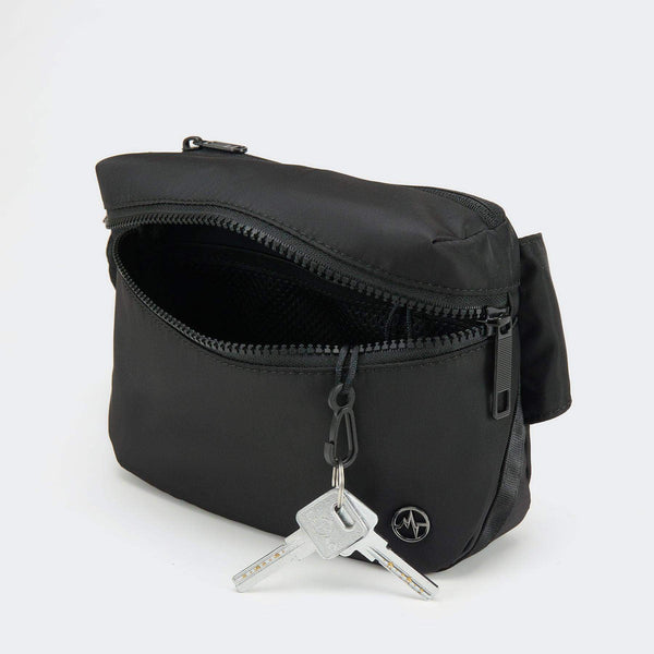 Pander Clean Lines 2L belt bag in Onyx Black, adjustable strap and buckle detail