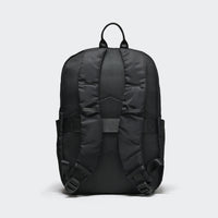Pander 22L Black backpack breathable mesh back panel and padded shoulder straps