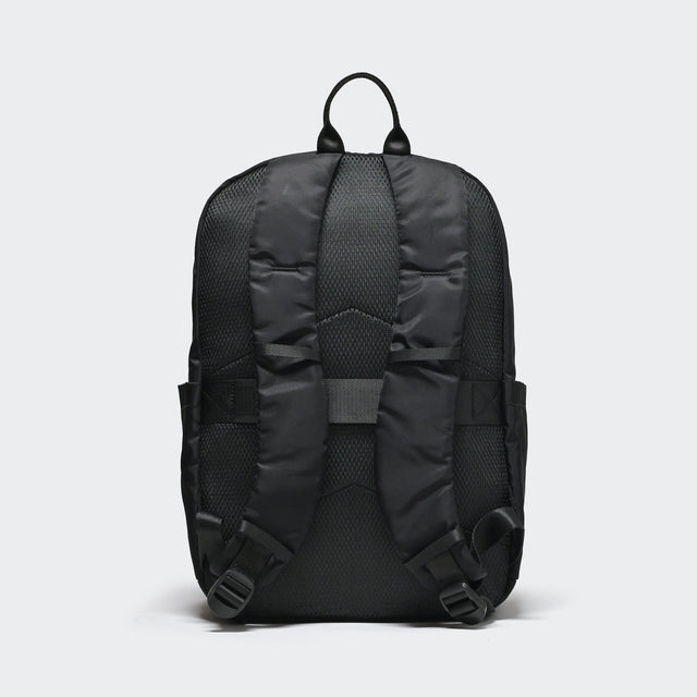 Pander 22L Black backpack breathable mesh back panel and padded shoulder straps