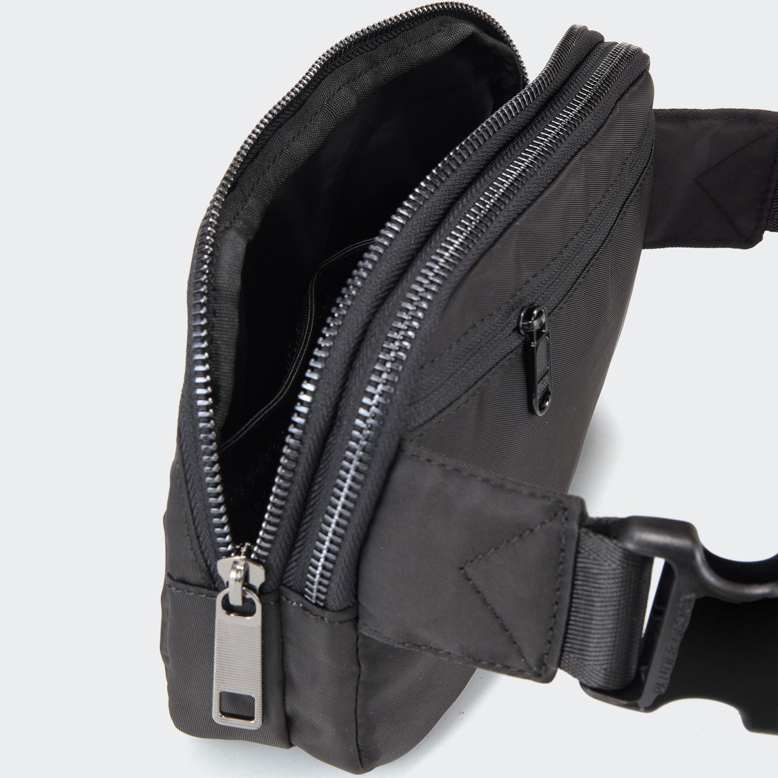 Pander 5 zipper pocket 2L belt bag in Black Polyester, product detail view 11