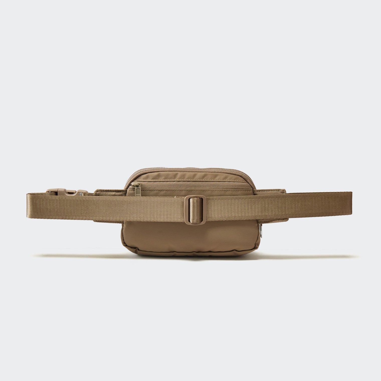 Pander 5 zipper pocket 2L belt bag in Gray Brown, product detail view 3
