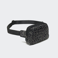 Pander 5 zipper pocket 2L belt bag in Grey Leopard, product detail view 1