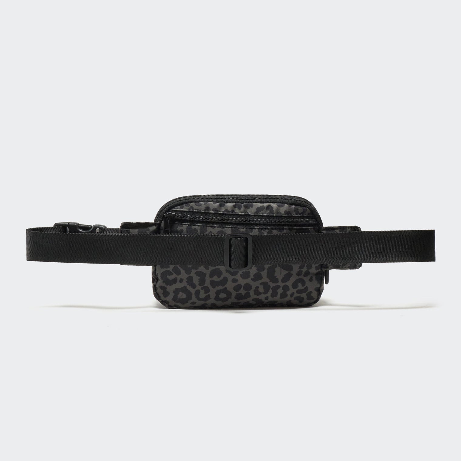 Pander 5 zipper pocket 2L belt bag in Grey Leopard, product detail view 4