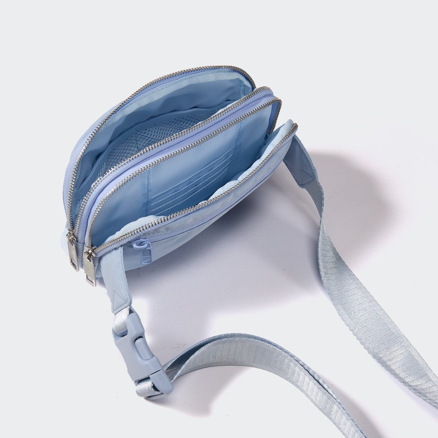 Pander 5 zipper pocket 2L belt bag in Windmill Blue, product detail view 7