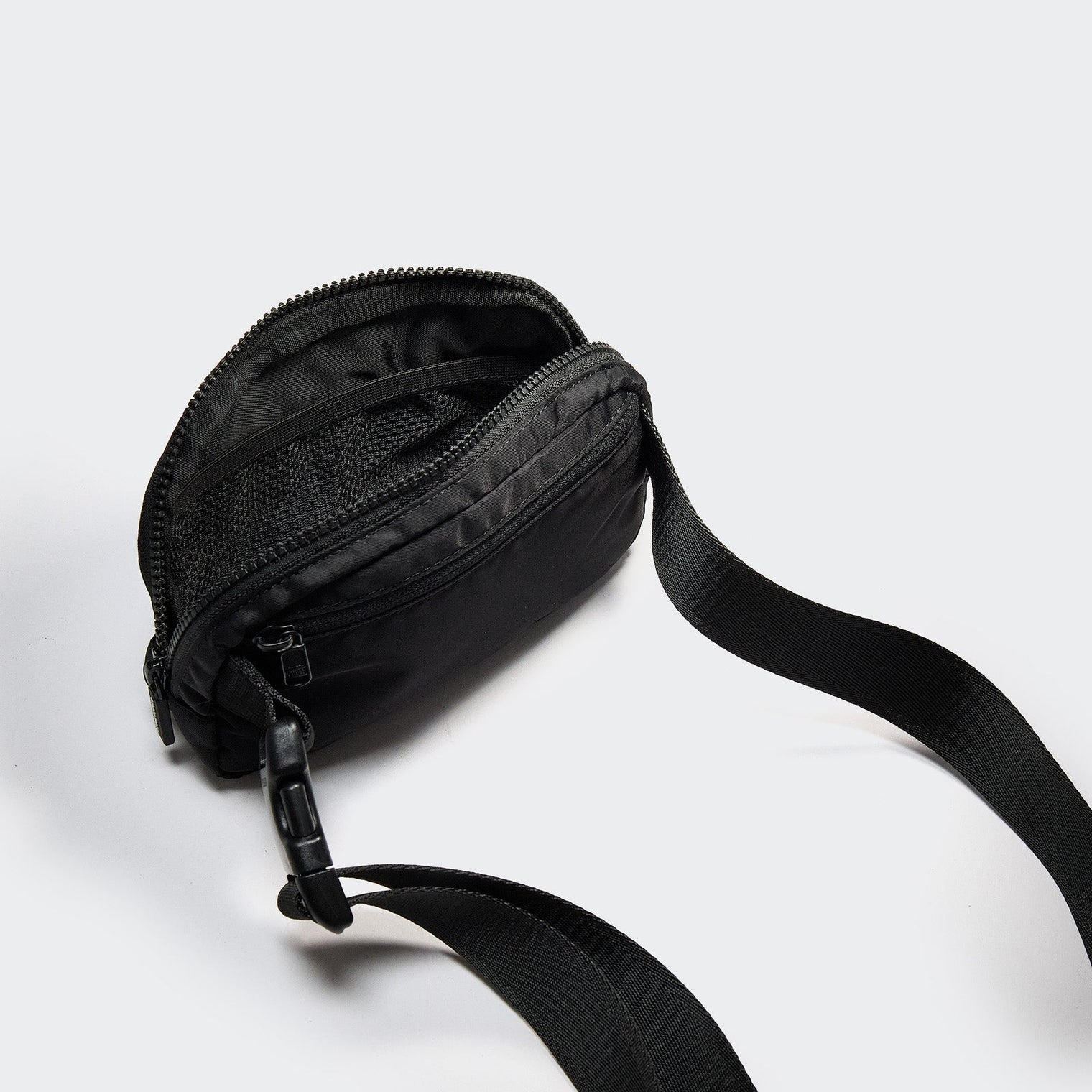 Pander 1L double zipper water-repellent nylon belt bag in Black, product view 8