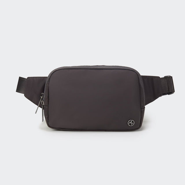 PANDER 2L water-resistant belt bag in Dim Grey, side and zipper detail