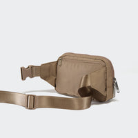 PANDER 2L fanny pack in Gray Brown, interior organization detail