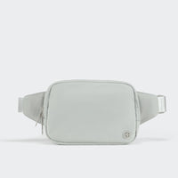 PANDER 2L water-resistant belt bag in Seal Grey, side and zipper detail