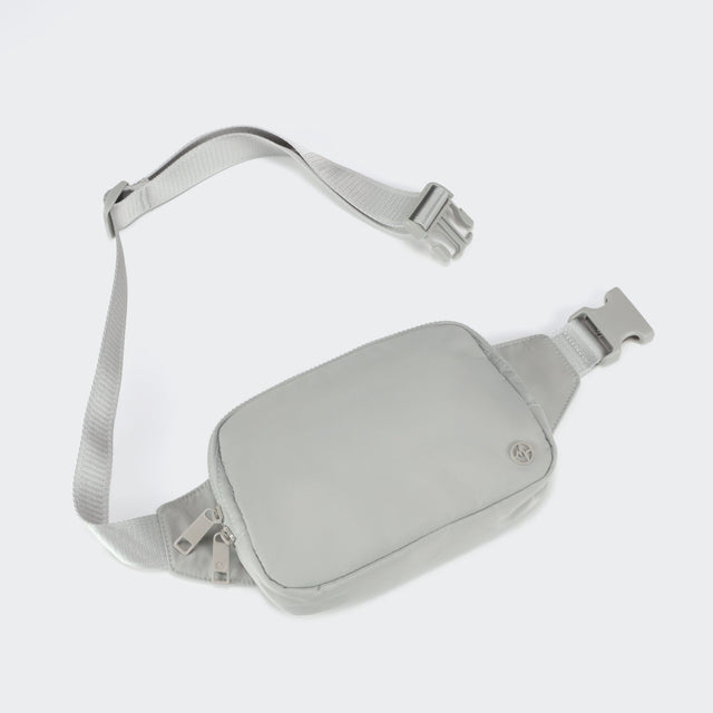 PANDER 2L fanny pack in Seal Grey, interior organization detail
