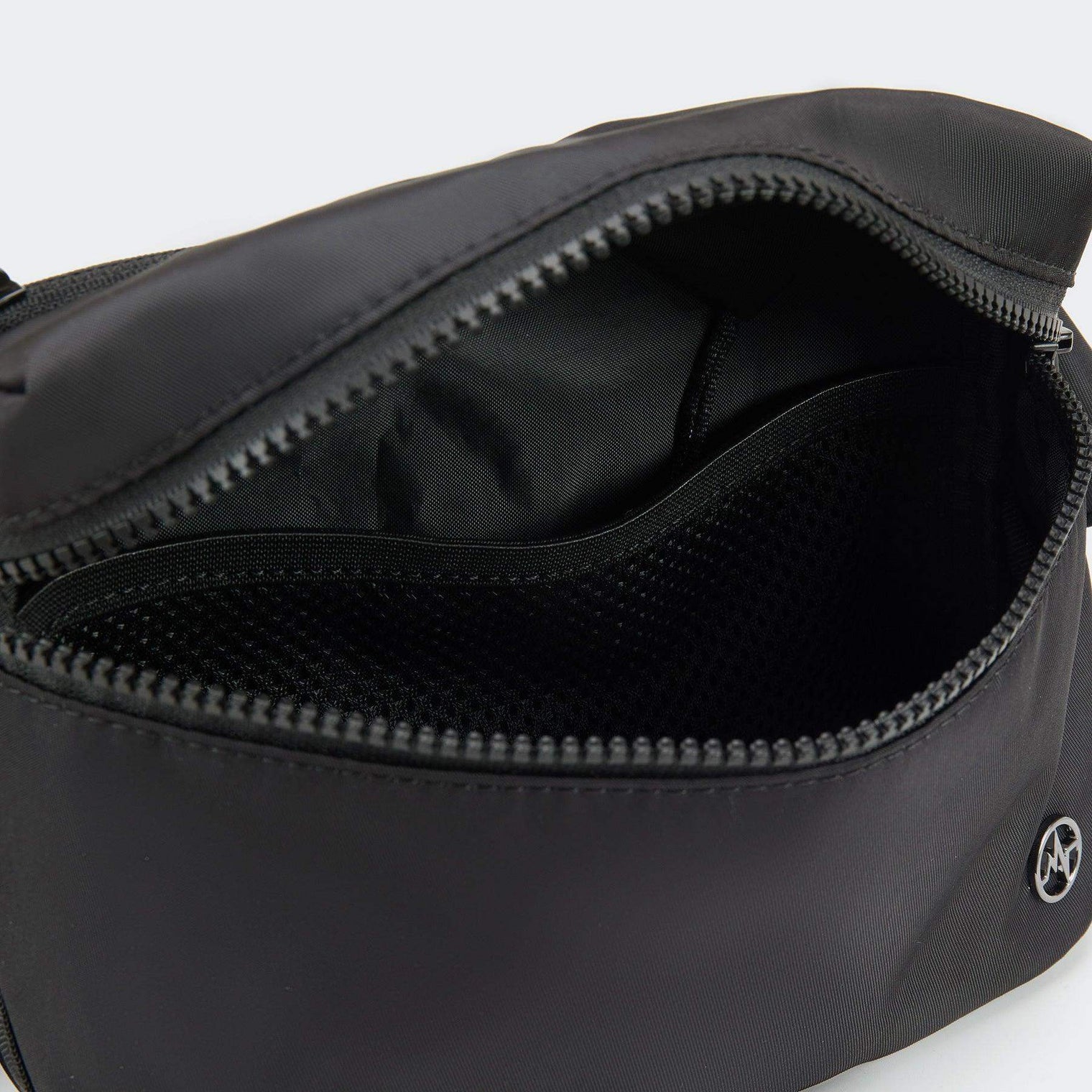 Clean Lines Belt Bag 2L - PANDER SPORTS